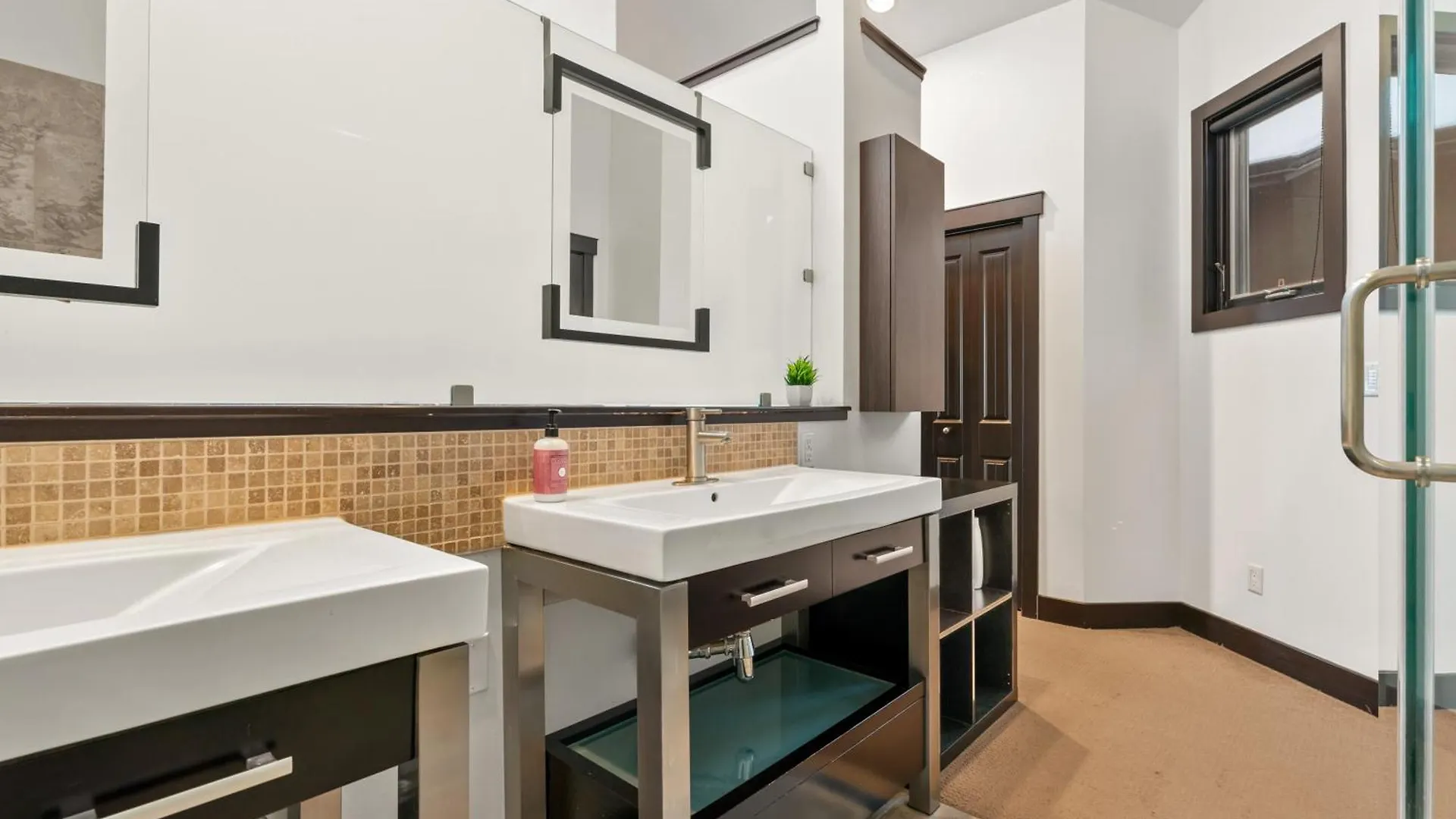 Ferienwohnung Capitol Hill Delight YYC