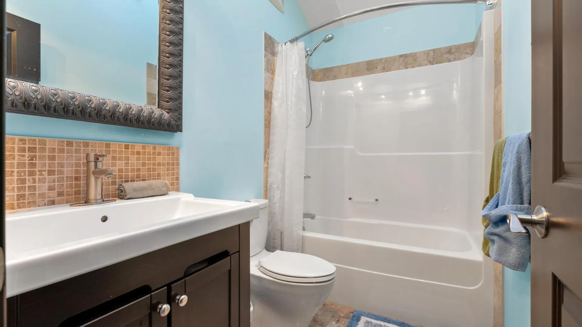 Privatunterkunft Ferienwohnung Capitol Hill Delight YYC